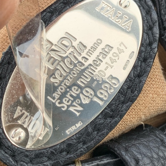 Fendi Bag in very good conditon - Picture 4 of 8